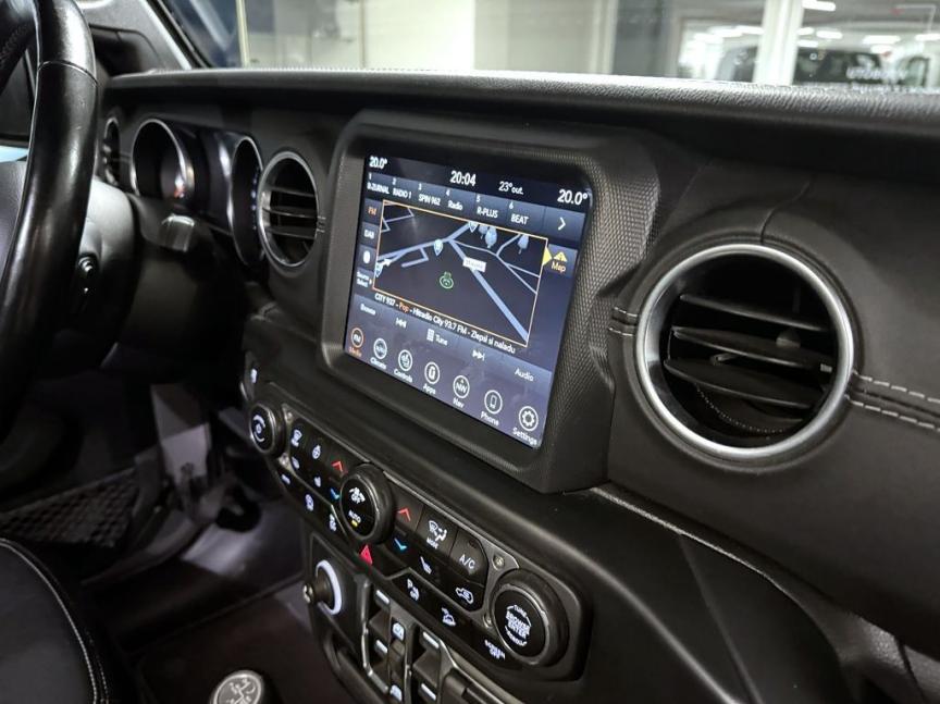 Jeep Wrangler Unlimited 2.0T 272k AT8 Sahara