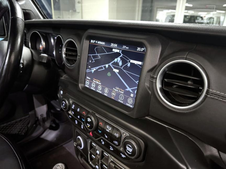 Jeep Wrangler Unlimited 2.0T 272k AT8 Sahara