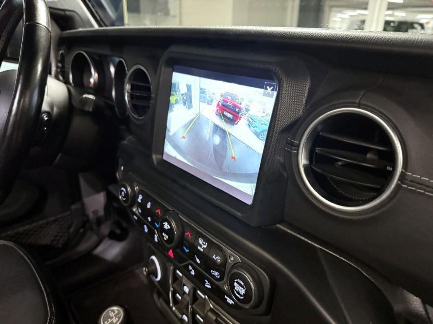 Jeep Wrangler Unlimited 2.0T 272k AT8 Sahara