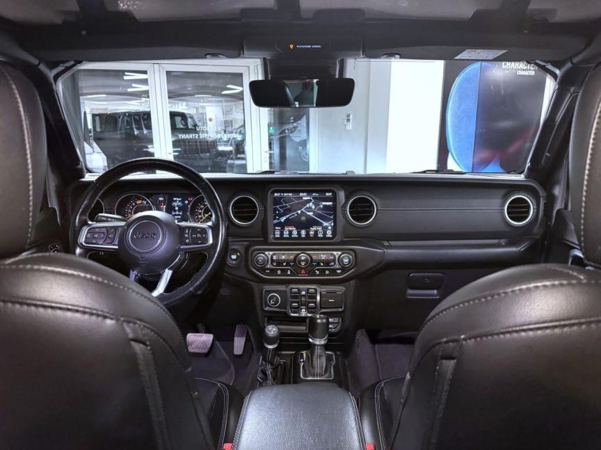 Jeep Wrangler Unlimited 2.0T 272k AT8 Sahara