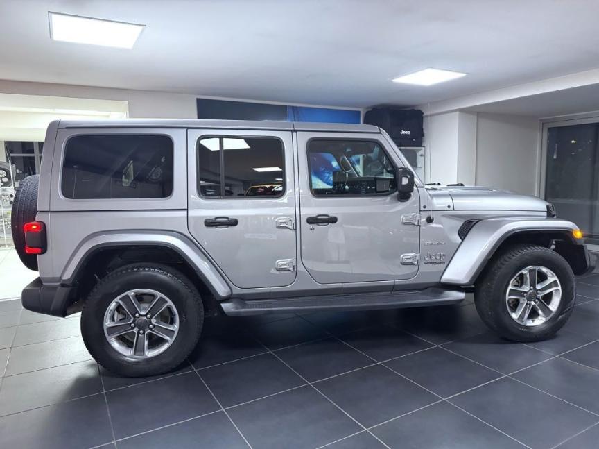 Jeep Wrangler Unlimited 2.0T 272k AT8 Sahara