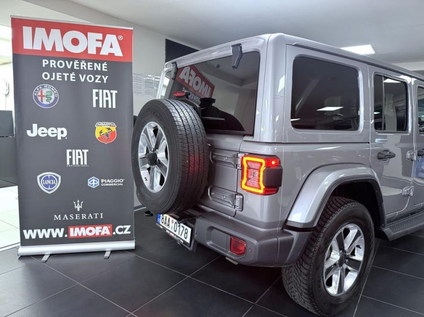 Jeep Wrangler Unlimited 2.0T 272k AT8 Sahara