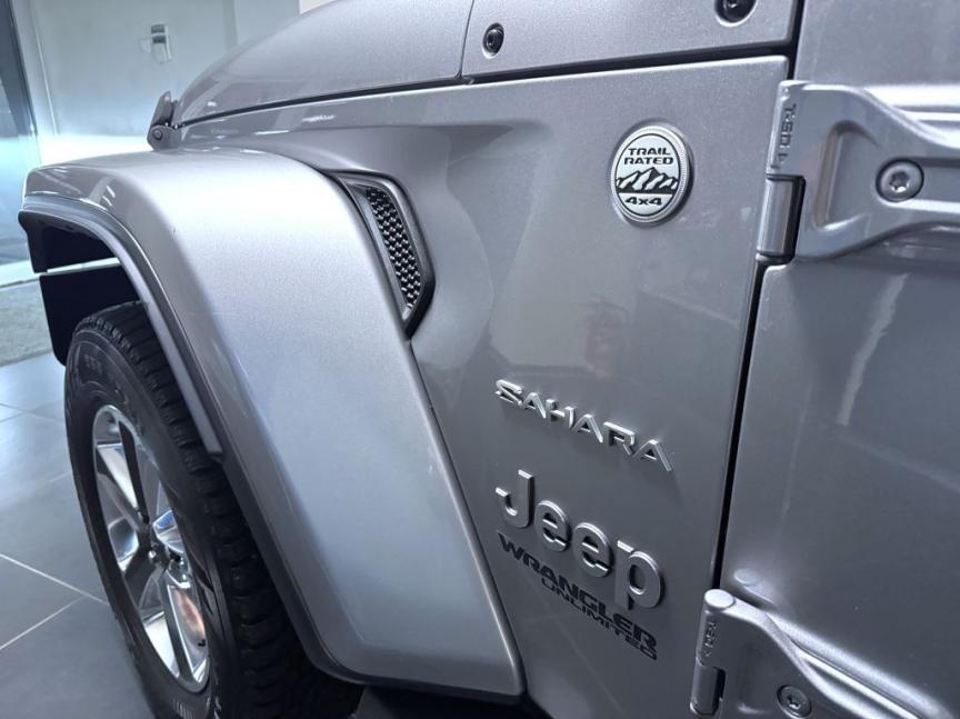 Jeep Wrangler Unlimited 2.0T 272k AT8 Sahara