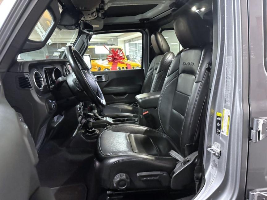Jeep Wrangler Unlimited 2.0T 272k AT8 Sahara