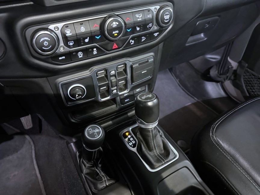 Jeep Wrangler Unlimited 2.0T 4x4 272k AT8 Sahara