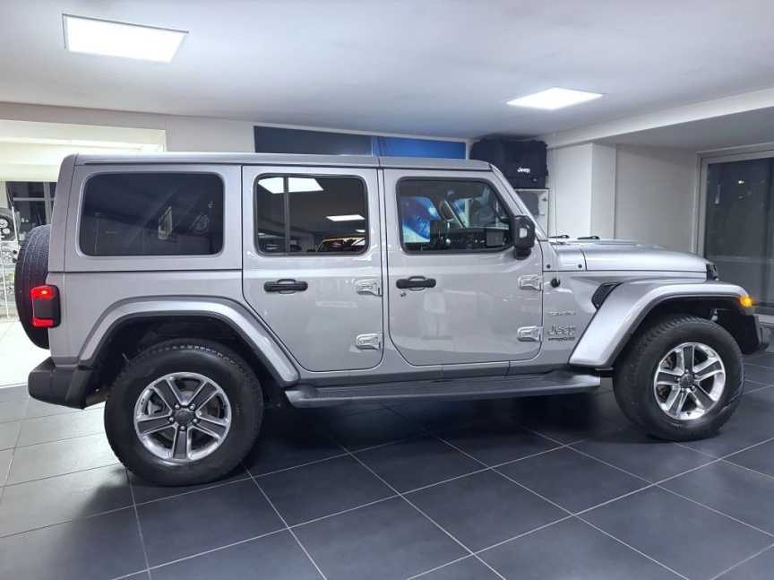 Jeep Wrangler Unlimited 2.0T 4x4 272k AT8 Sahara