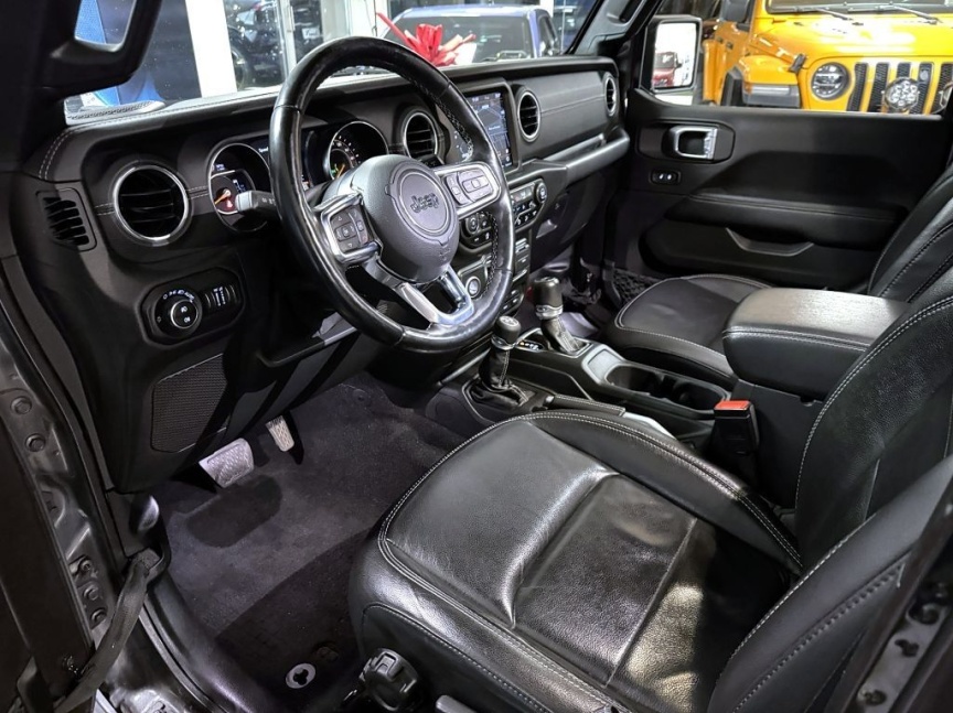 Jeep Wrangler Unlimited 2.0T 4x4 272k AT8 ZF Sahara