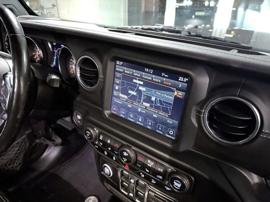 Jeep Wrangler Unlimited 2.0T 4x4 272k AT8 ZF Sahara