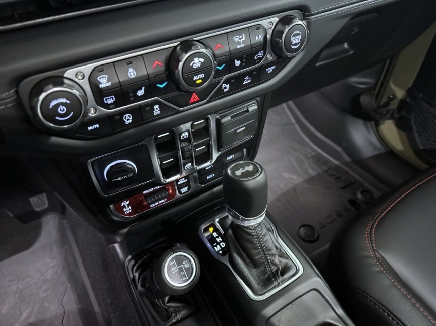 Jeep Wrangler Unlimited 3,6 V6 290k AT8 Rubicon RECON X *017*