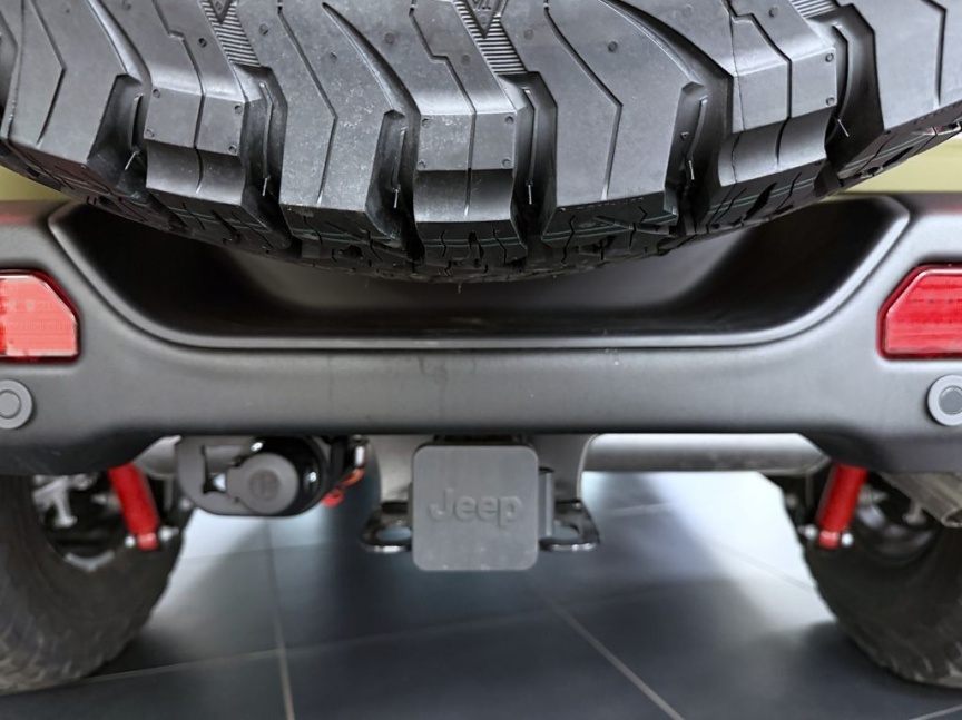 Jeep Wrangler Unlimited 3,6 V6 290k AT8 Rubicon RECON X *017*